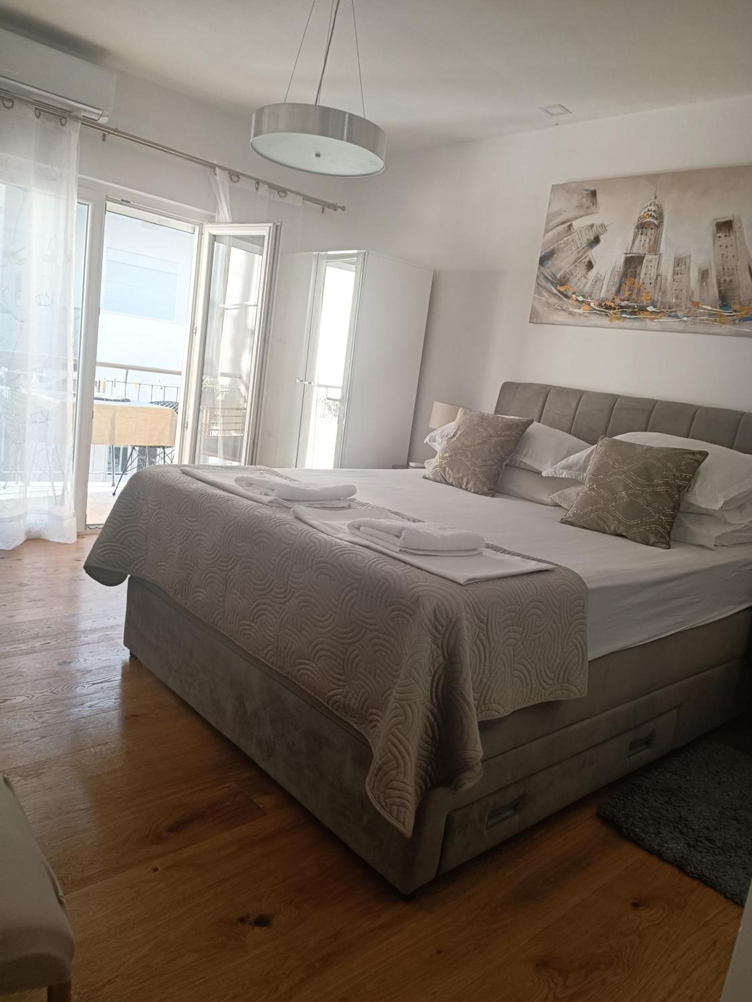 Apartment Golden Sunrise - 4 Ul.Petra Svacica11 Baska Voda Exterior photo